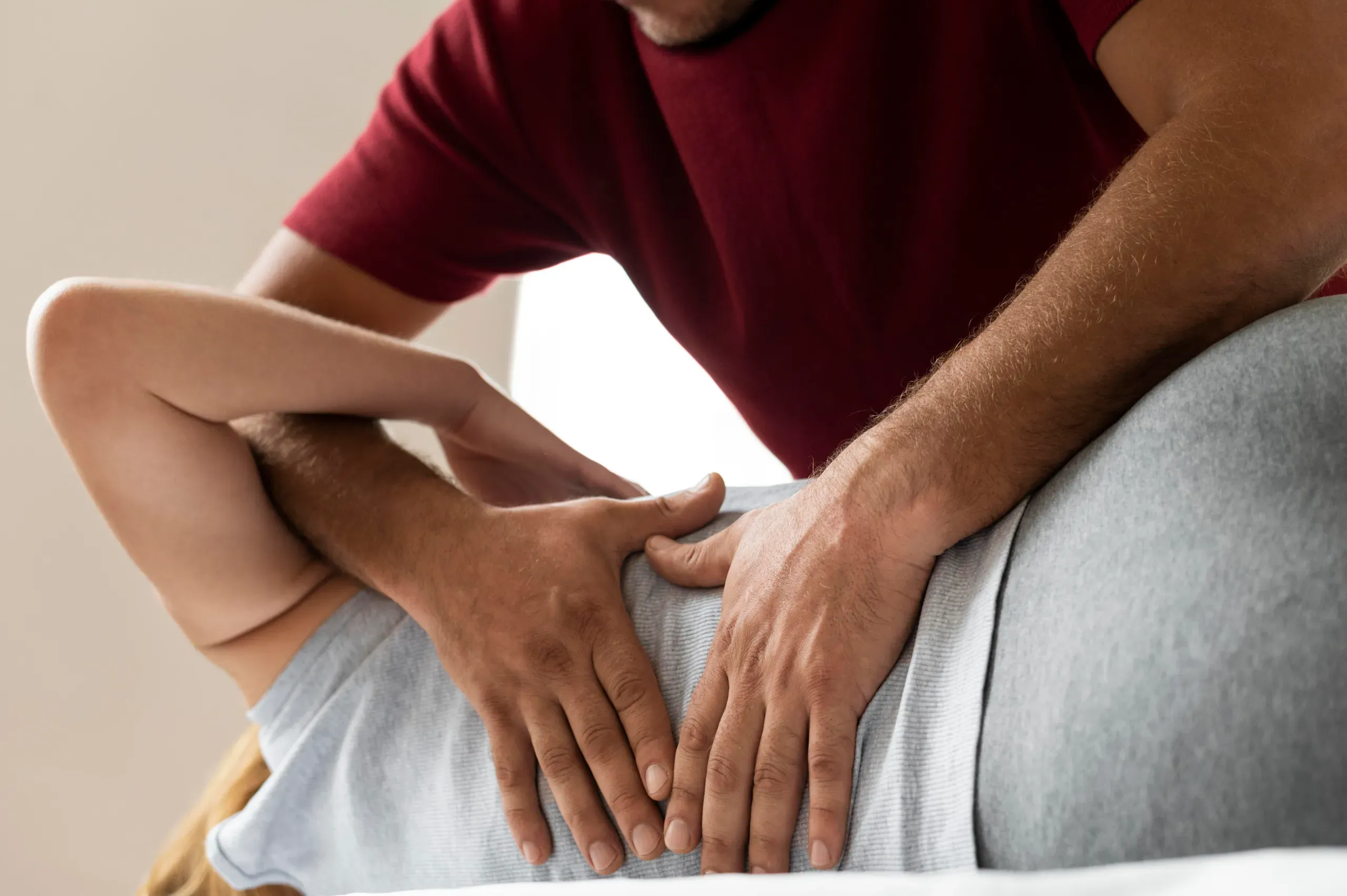 Manuelle Therapie am Rücken – Behandlung im Jaderberger Therapiezentrum